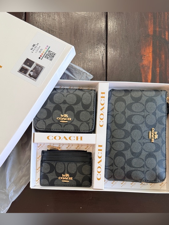Coach Handbags - Coach NWT 3-Piece Gift Set
Mini Crossbody, Wristlet & Card
Holder/Keychain